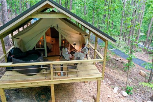 Groveoak Otro | Lovely Glamping Tent with Amazing Equipped Indoor and Outdoor in Alabama