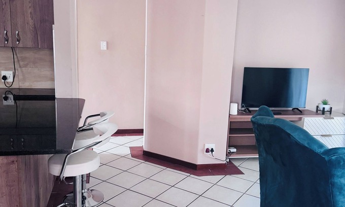 Die Hoewes Casa | Lovely home away from home with WiFi located at an Estate in Centurion.