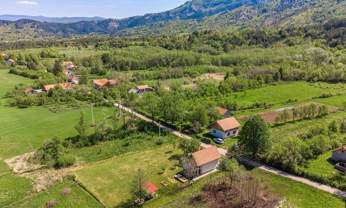 Gracac Casa | Preciosa casa en Kunovac Kupirovački