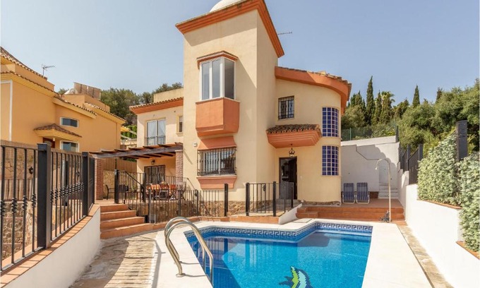 Torrequebrada Casa | Lovely Home In Benalmádena