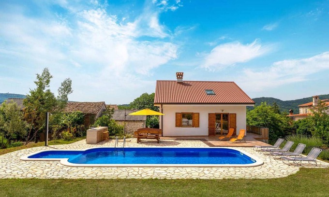 Buzet Casa | Preciosa casa en Buzet con sauna