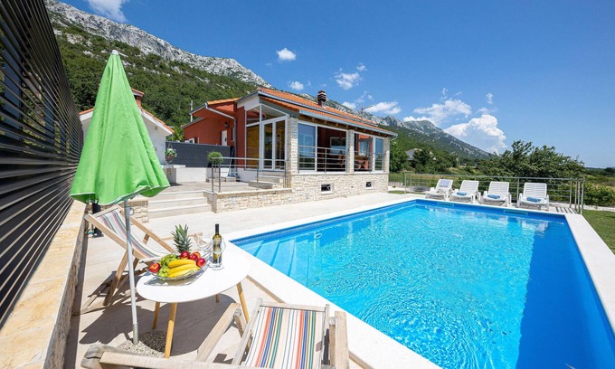 Dubrava Casa | Preciosa casa en Dubrava con sauna