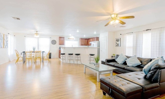 Enterprise Casa | Lovely home in Las Vegas 4 bed