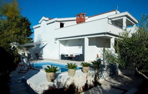 Businci Casa | Lovely Home In Okrug Gornji