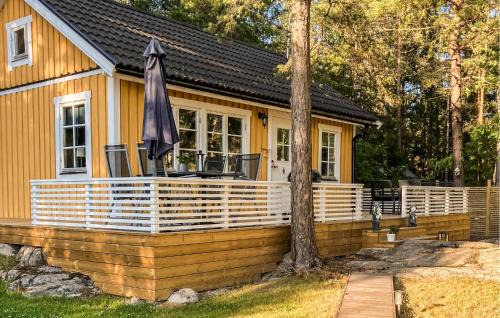 Storgardet-Tallasen-Tostero Casa | Lovely Home In Strängnäs With Kitchen