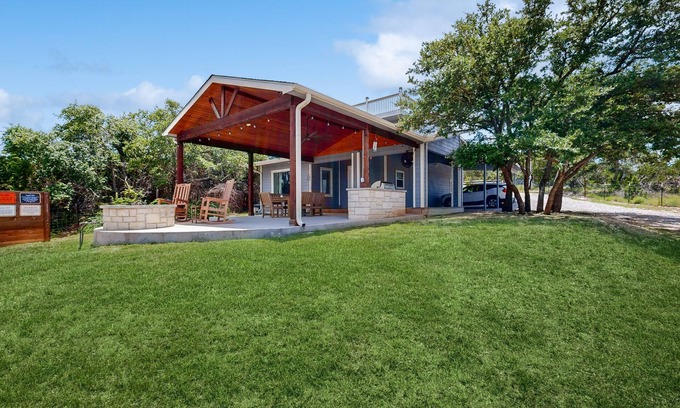 Dripping Springs Casa | Lovely home on 2+ acres with views, firepit & outdoor kitchen - wedding perfect