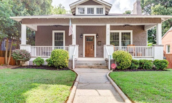 Wesley Heights Casa | Lovely Home with In-Law Suite. In the City!