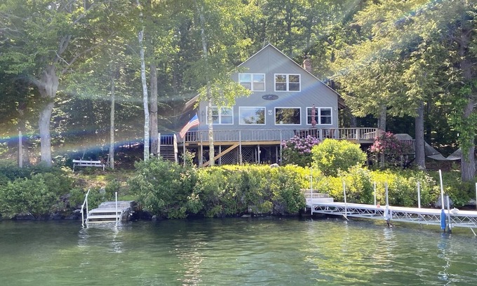 Barndoor Island Casa | Lovely Home with large deck and beautiful Views of the Lake Big Barndoor Island-