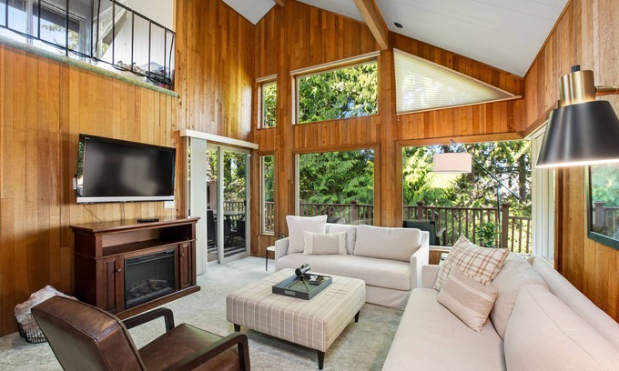 Sudden Valley Casa | Lovely home with water views & office - great for families