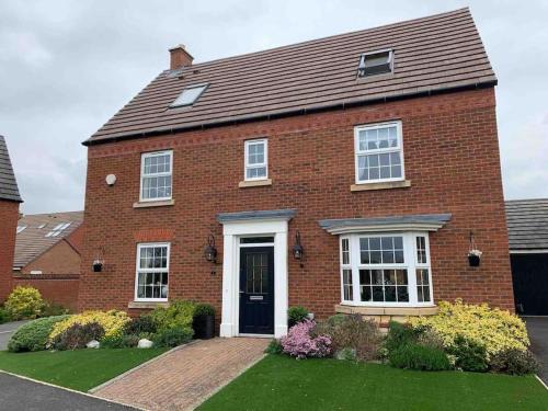 Cow Honeybourne Casa | Lovely house, Honeybourne, edge of Cotswolds