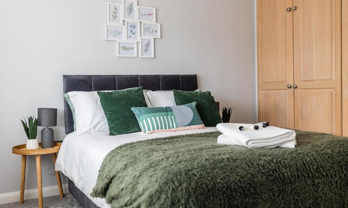 Cole Green Casa | Lovely House in Welwyn with Garden and Off road parking