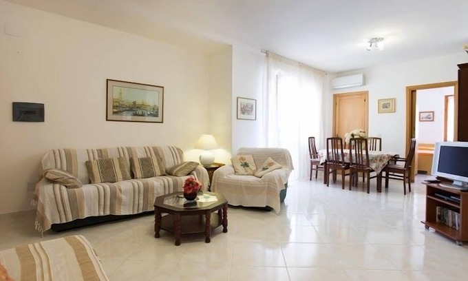 La Pietraia Apartamento | Precioso apartamento grande, cerca de Lido playa y el casco antiguo con wifi y aire acondicionado