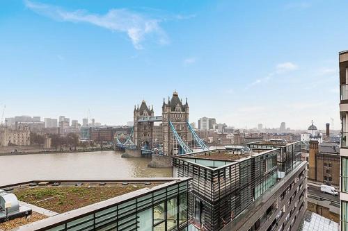 Riverside Apartamento | Lovely Luxury Penthouse with Views Sleeps 8