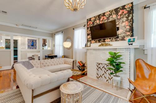 Leinkauf Casa | Lovely Mobile Home with Smart TV 2 Mi to Downtown!
