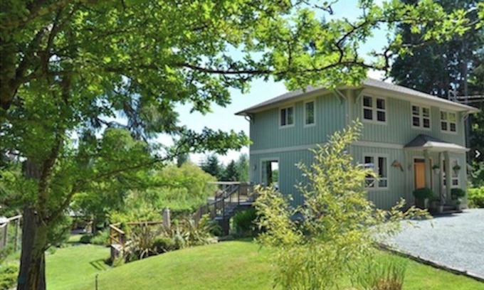 Salt Spring Island Apartamento | Encantadora casa de 2 dormitorios a pocos pasos de la playa de Beddis