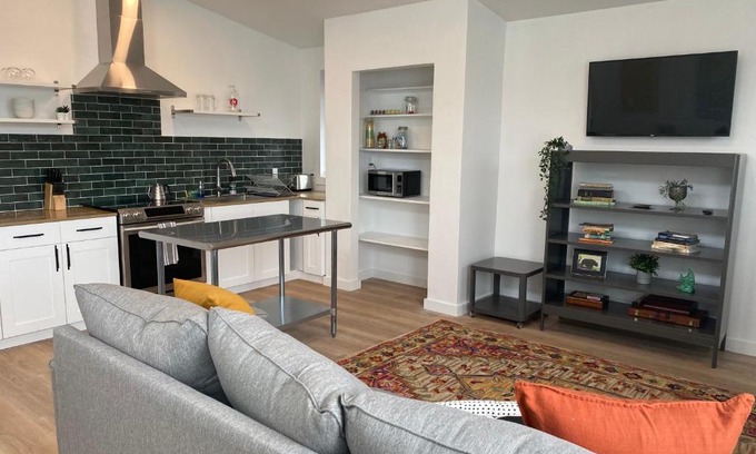 Livingston Apartamento | Lovely one bedroom loft with mountain views