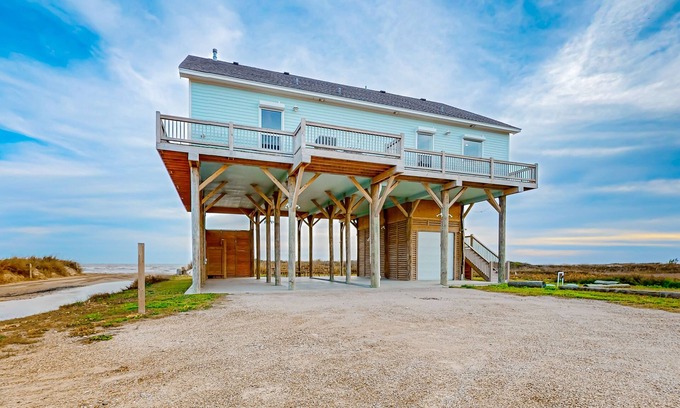 Gilchrist Casa | Lovely panoramic ocean-view home with direct beach access & wraparound deck