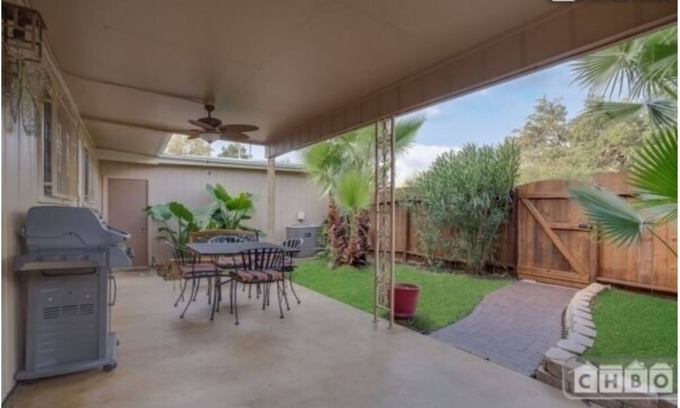 Hidden Creek Otro | Lovely patio home w/garden, Lg. Community Pool close.
