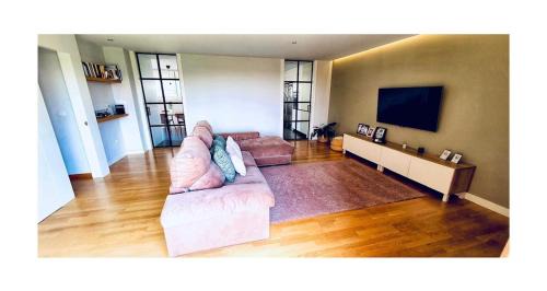 Paterna Apartamento | Lovely penthouse condo with pool