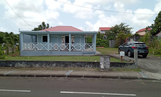 Saint-Louis Casa | Lovely period wooden house 30 m from the beach for family vacations.