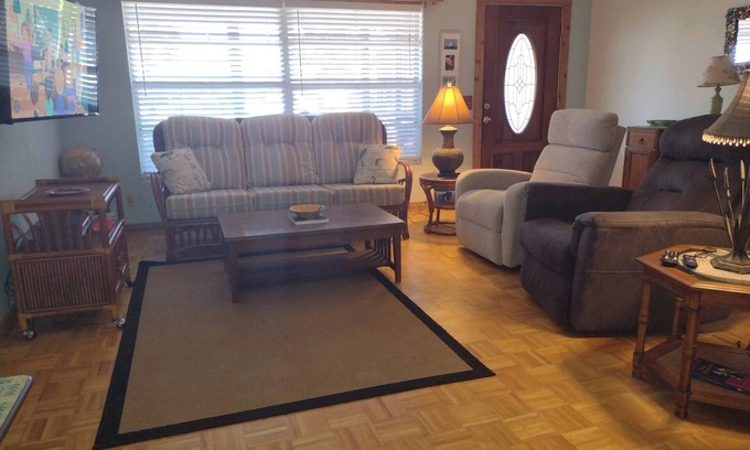 Dunedin Casa | Lovely Pool Home Near Pinellas Trail, Honeymoon Island: Alquiler mínimo: 3 meses