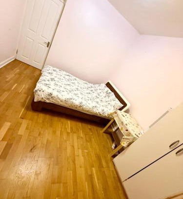 St. Dunstan's Casa | Lovely private Room