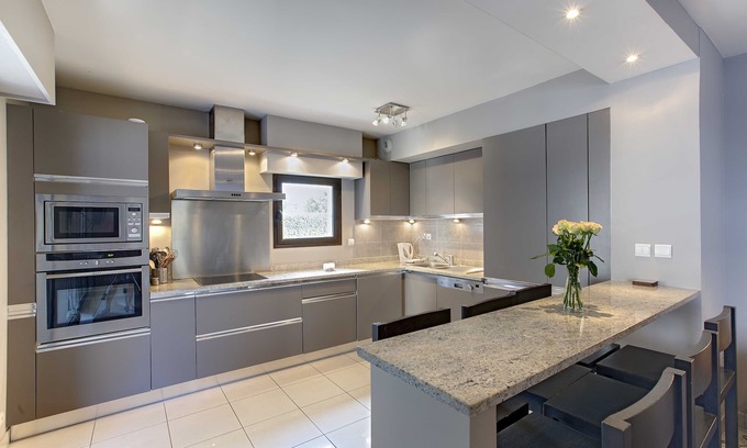 Prado - Republique Apartamento | Precioso apartamento de calidad con aire acondicionado, ascensor y piscina ubicado a 7mn de Croisette y Palais