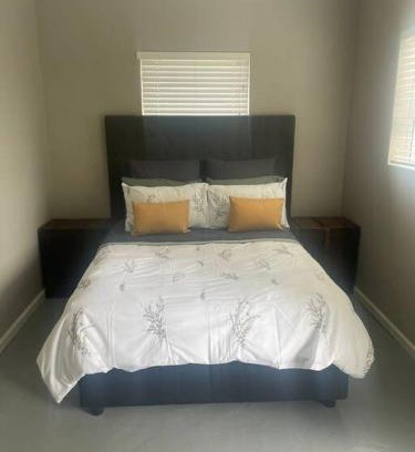 Summerstrand Apartamento | Lovely, quite flat near beach,41Jenvey