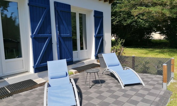 Plougoumelen Casa | Pretty renovated house on a large quiet lot
