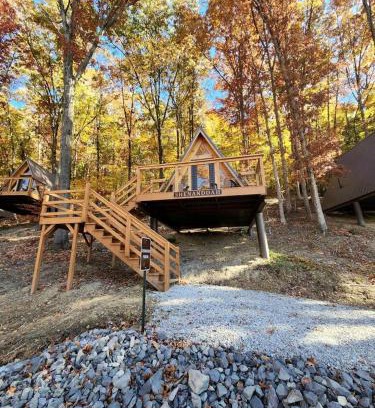 Scio Casa | Lovely Rural Cabin Nestled Among Nature in Ohio