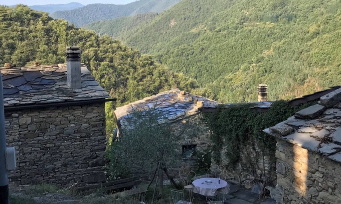 Carpasio Cabina | Lovely rustic and cosy 2-bedroom cabin in Carpasio