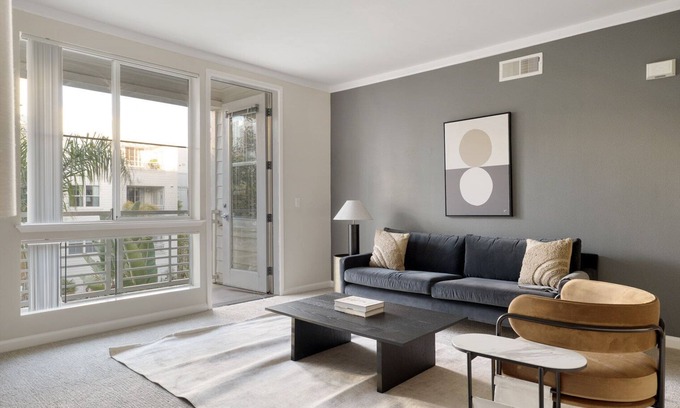 Central San Mateo Apartamento | Lovely San Mateo 2BR w/ Gym, Pool, Clubhouse & W/D, nr 101, by Blueground