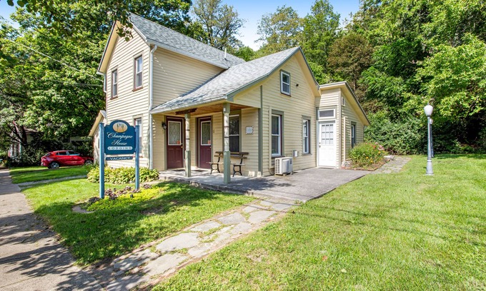 Hammondsport Apartamento | Lovely Set of Studios W/ Free WiFi & Excellent Location Near Town & Attractions!