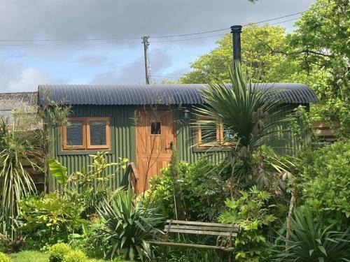 Camborne Casa | Lovely Shepherds hut near St Ives Cornwall