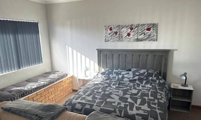 Gonubie Apartamento | Lovely single unit with secure parking 2