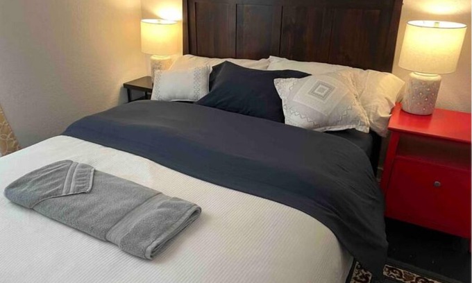 West Central Casa | Lovely & Spacious Downtown 2 Bedroom