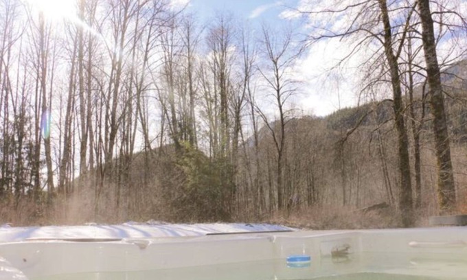 Brackendale Casa | Lovely Squamish Nature Retreat W/Hot Tub
