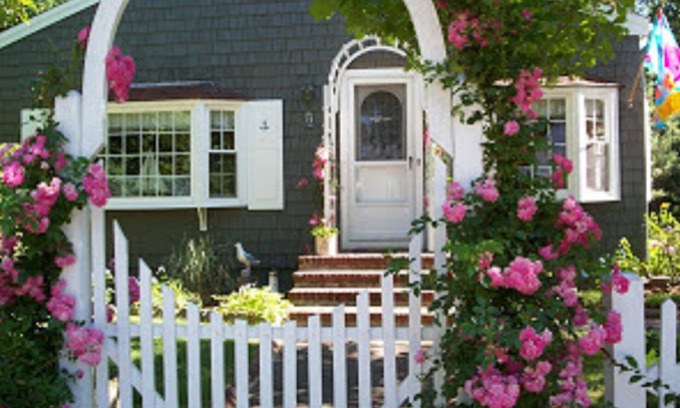 Dennis Cabaña | Lovely Storybook Cape Cod Cottage / Bayside Beach -Perfecto para recuerdos de verano