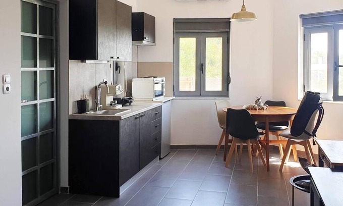 Grambia Apartamento | Lovely Studio apartment in Karystos. Sea view.