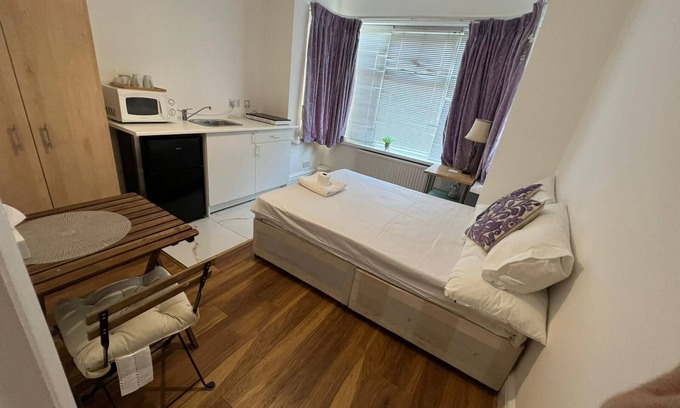 Stonebridge Apartamento | Lovely Studio Flat in London