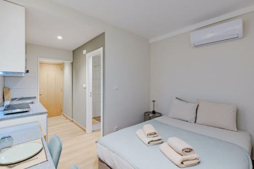 Alvalade Apartamento | Lovely studio fully equipped near subway N9