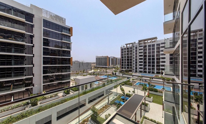 Nad Al Sheba Apartamento | Lovely Studios at Azizi Riviera