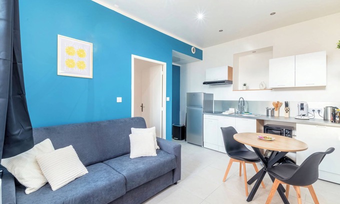 Les Poulettes Apartamento | Lovely T2 apartment in a residence with air conditioning.