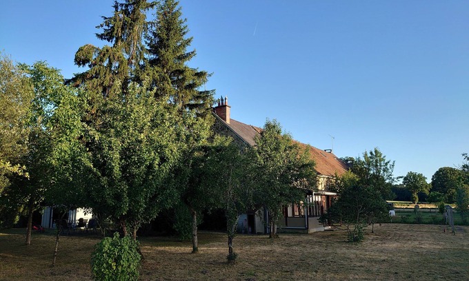 La Chatre-Langlin Cabaña | Encantadora casa de campo tradicional de Berrichonne con piscina cerca de Saint Benoit Du Sault