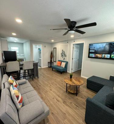 St. Petersburg - Clearwater Apartamento | Lovely unit central location