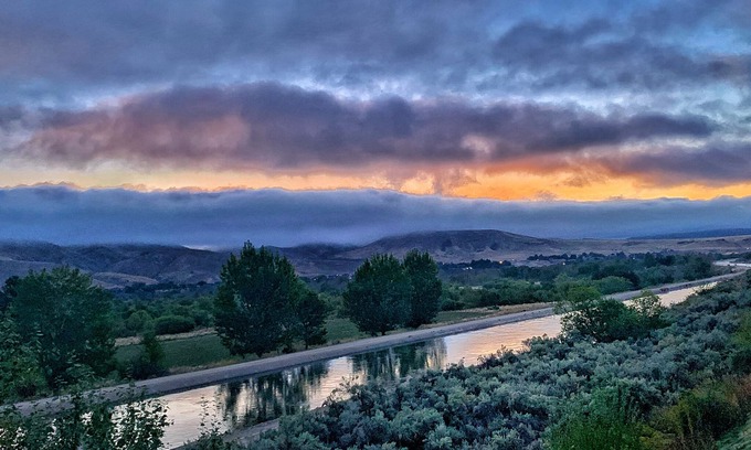 Southeast Boise Condominio | ¡NUEVO! Luxe Boho-Rustic VIEW Condo en SE Boise, 2 be / 2 ba + Office, piscina y jacuzzi