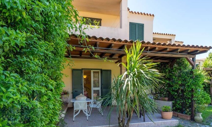 San Teodoro City Centre Villa | Lovely villa 2 min walk to Cinta Beach(wifi+airco)