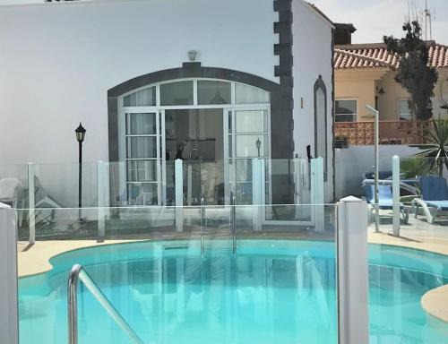 Corralejo Casa | LOVELY VILLA - Pool front, private roof terrace, WIFI Fiber optic