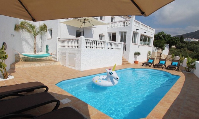 Chimenea Villa | Hermosa casa, piscina privada, magníficas vistas a la montaña, WIFI, Airco