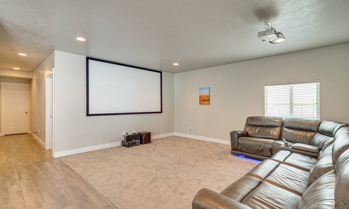 South Jordan Apartamento | Lovely Walk-Out Apt w/ Movie Screen: 20 Mi to SLC!